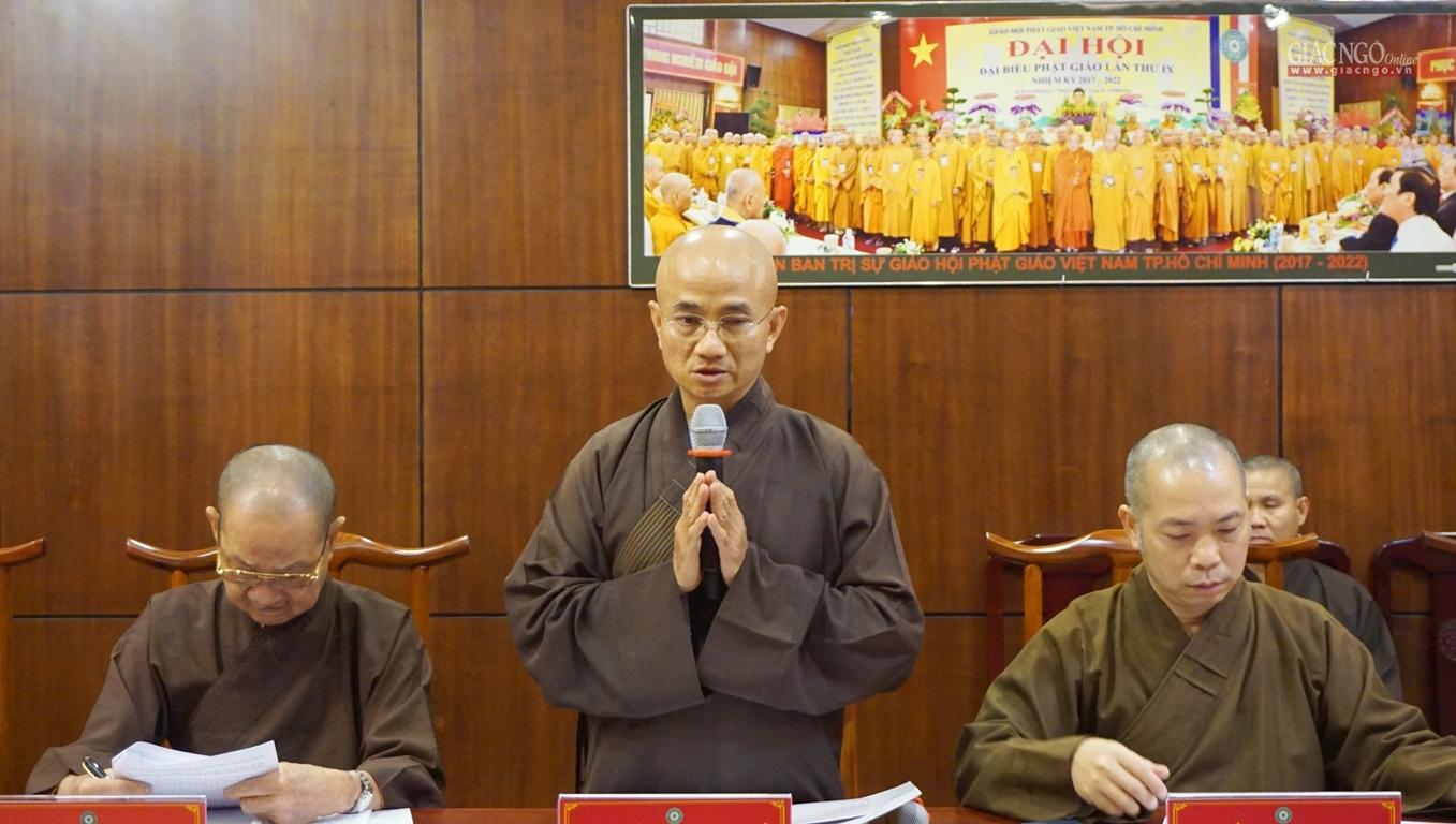 Thượng tọa Thích Thiện Quý trình các thông tư của Trung ương Giáo hội Thượng tọa Thích Thiện Quý trình các thông tư của Trung ương Giáo hội