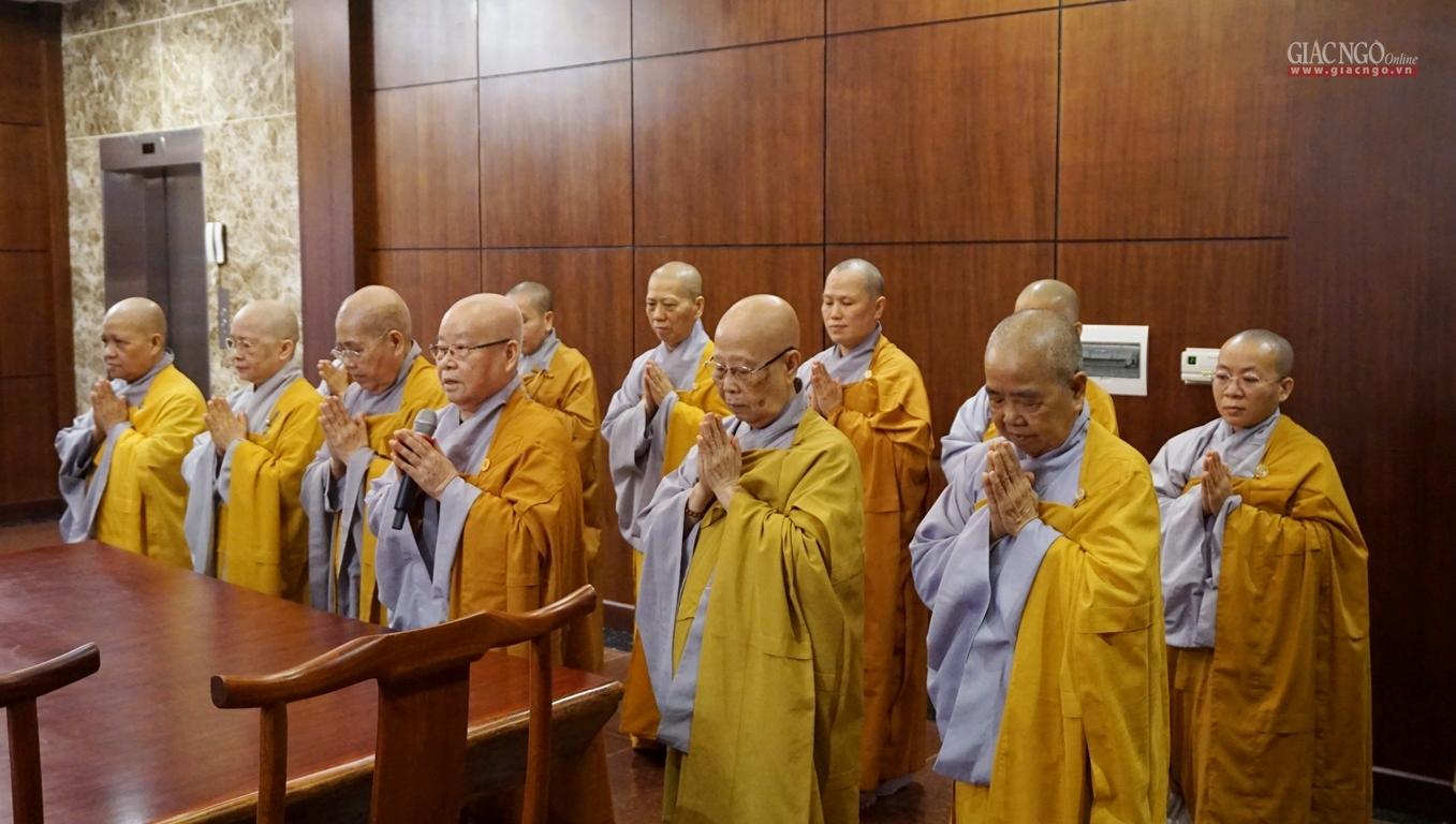 Chư Ni đảnh lễ, xin chỉ đạo về tổ chức Đại lễ tưởng niệm Đức Thánh Tổ Ni Đại Ái Đạo Chư Ni đảnh lễ, xin chỉ đạo về tổ chức Đại lễ tưởng niệm Đức Thánh Tổ Ni Đại Ái Đạo