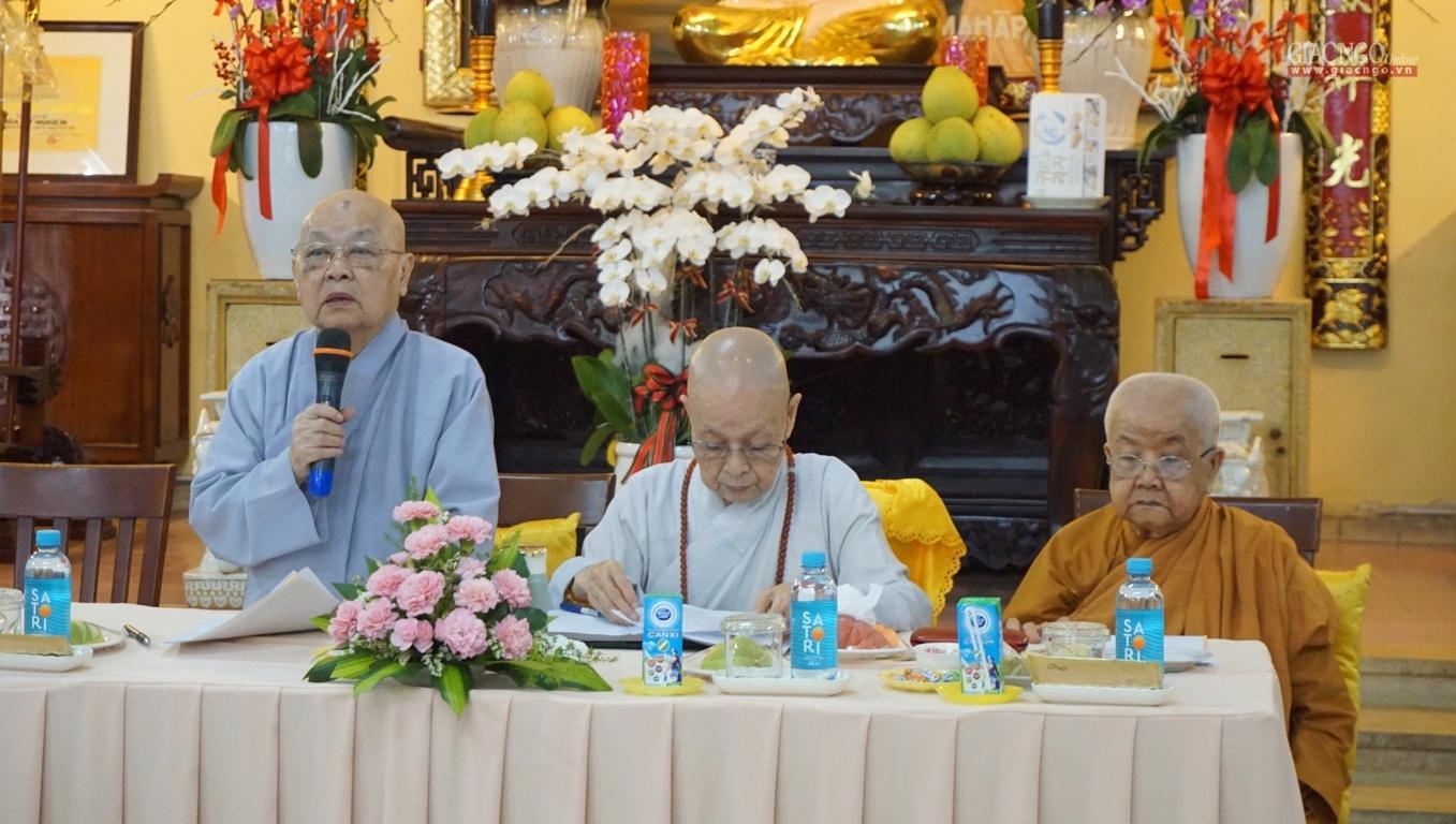 Ni trưởng Thích nữ Tịnh Nguyện phát biểu khai mạc buổi họp Ni trưởng Thích nữ Tịnh Nguyện phát biểu khai mạc buổi họp
