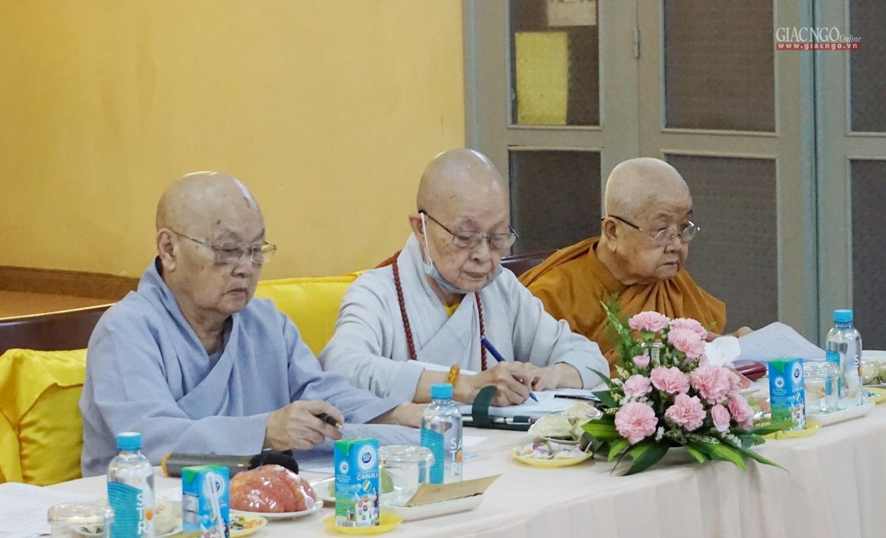 Chư Ni trưởng chứng minh, chủ tọa buổi họp Chư Ni trưởng chứng minh, chủ tọa buổi họp