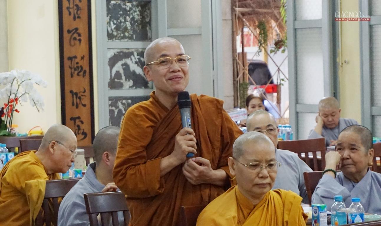 Ni sư Thích nữ Liễu Pháp, Ủy viên Phân ban Ni giới Trung ương góp ý tại buổi họp Ni sư Thích nữ Liễu Pháp, Ủy viên Phân ban Ni giới Trung ương góp ý tại buổi họp