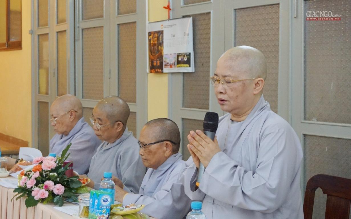 Ni trưởng Thích nữ Như Thảo báo cáo kế hoạch tổ chức Đại lễ tưởng niệm Đức Thánh Tổ Ni Ni trưởng Thích nữ Như Thảo báo cáo kế hoạch tổ chức Đại lễ tưởng niệm Đức Thánh Tổ Ni