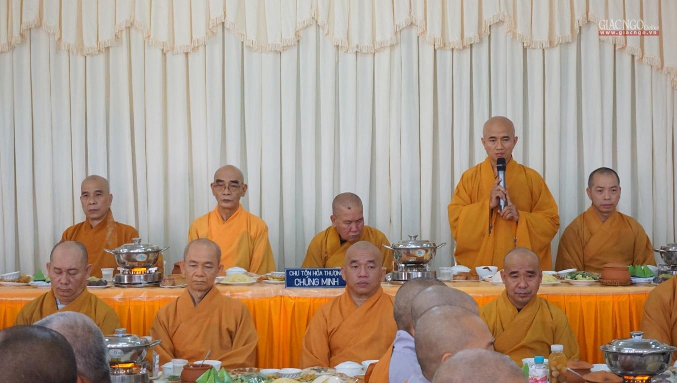 Thượng tọa Thích Thiện Quý ban đạo từ tại lễ trai tăng Thượng tọa Thích Thiện Quý ban đạo từ tại lễ trai tăng