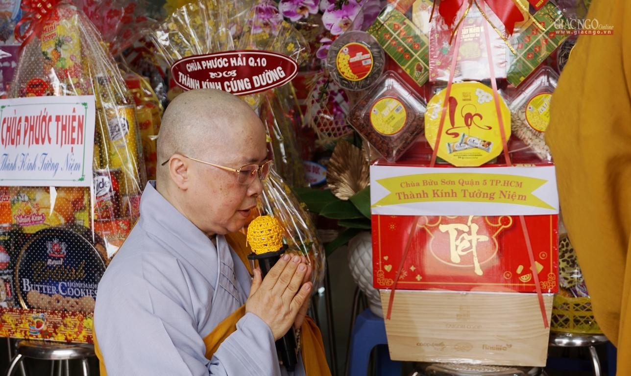 Ni trưởng Thích nữ Như Thảo thay mặt Ban Tổ chức cảm tạ Ni trưởng Thích nữ Như Thảo thay mặt Ban Tổ chức cảm tạ
