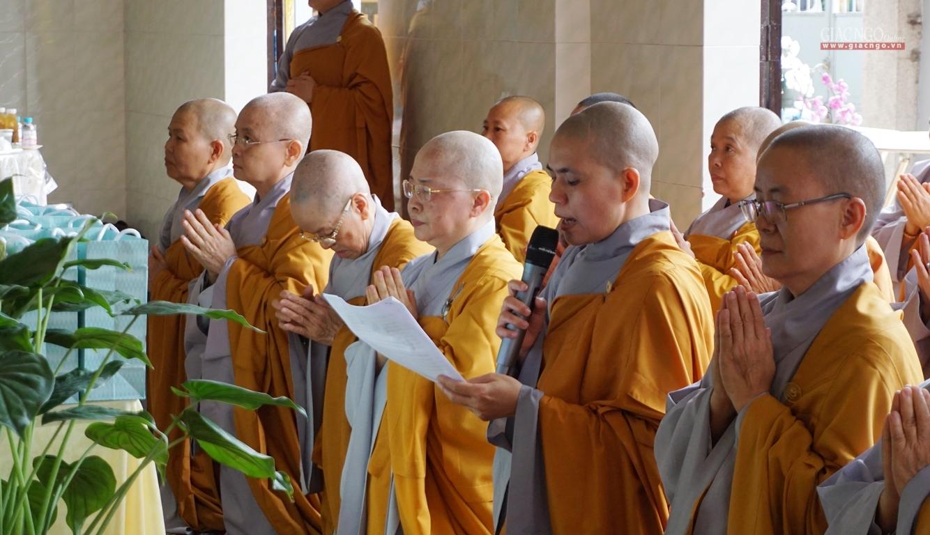 Phân ban Ni giới TP.HCM, môn đồ pháp quyến tác bạch cúng dường trai tăng Phân ban Ni giới TP.HCM, môn đồ pháp quyến tác bạch cúng dường trai tăng
