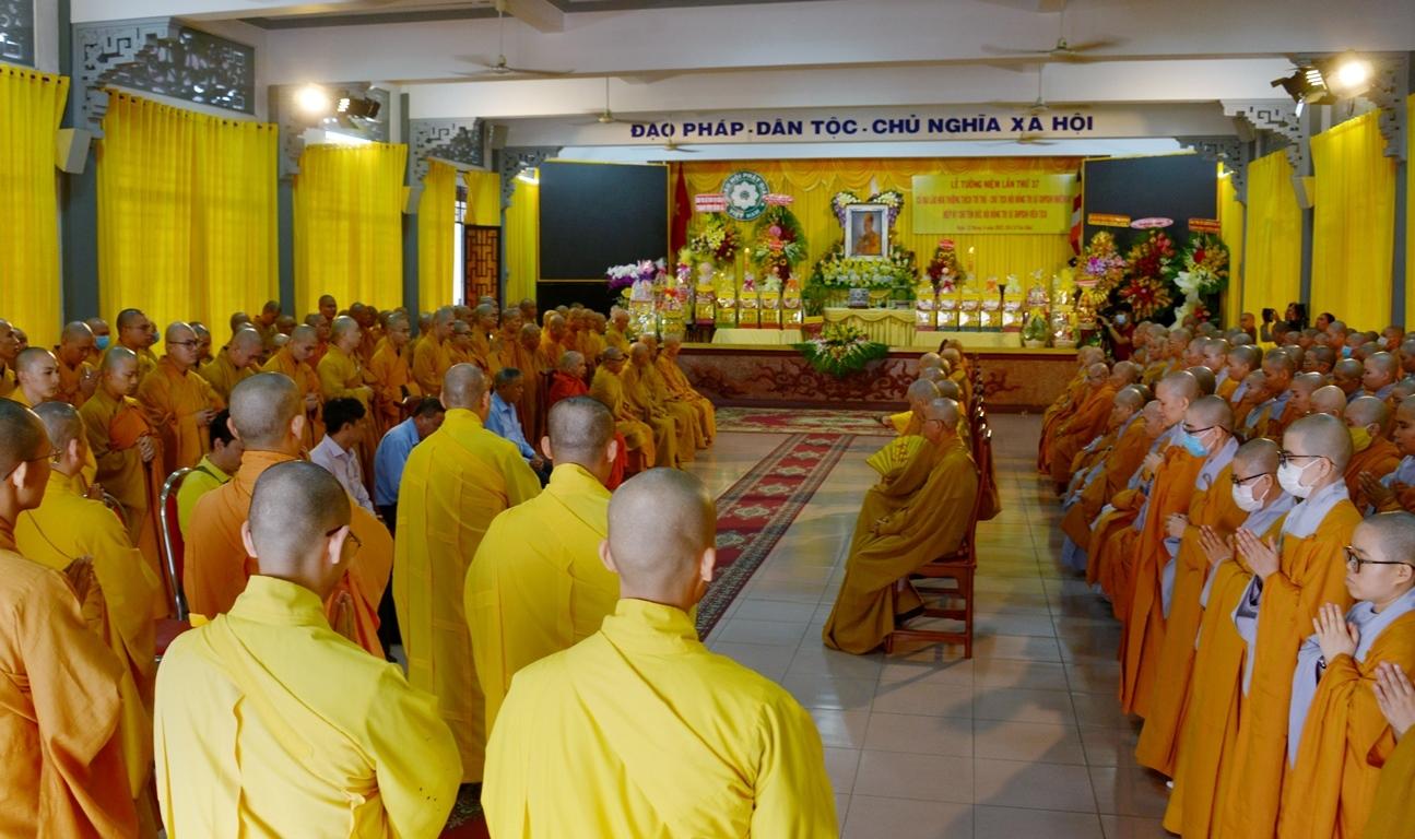 Quang cảnh lễ tưởng niệm lần thứ 37 ngày Trưởng lão Hòa thượng Thích Trí Thủ viên tịch Quang cảnh lễ tưởng niệm lần thứ 37 ngày Trưởng lão Hòa thượng Thích Trí Thủ viên tịch
