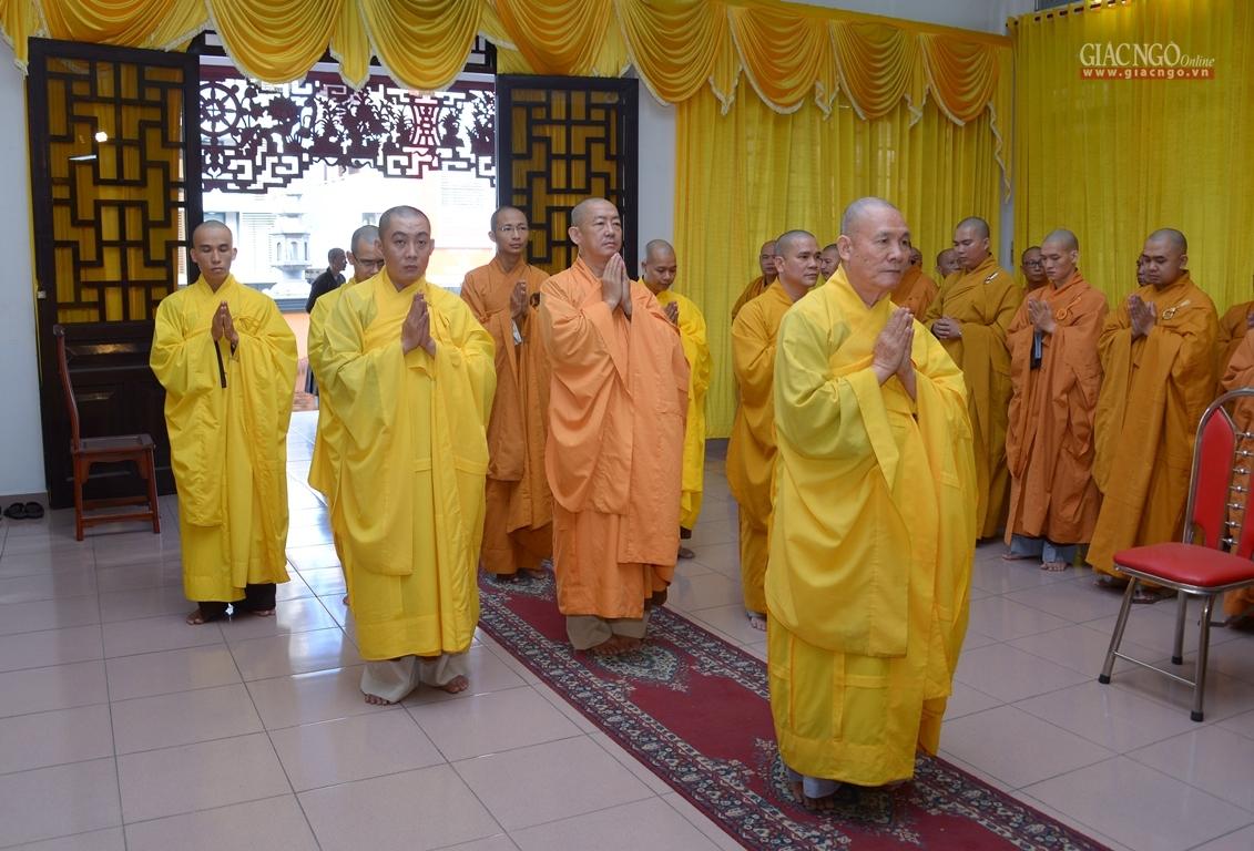 Hòa thượng Thích Nguyên Giác, trụ trì chùa Quảng Hương Già Lam cùng môn đồ pháp quyến của Trưởng lão Hòa thượng Hòa thượng Thích Nguyên Giác, trụ trì chùa Quảng Hương Già Lam cùng môn đồ pháp quyến của Trưởng lão Hòa thượng