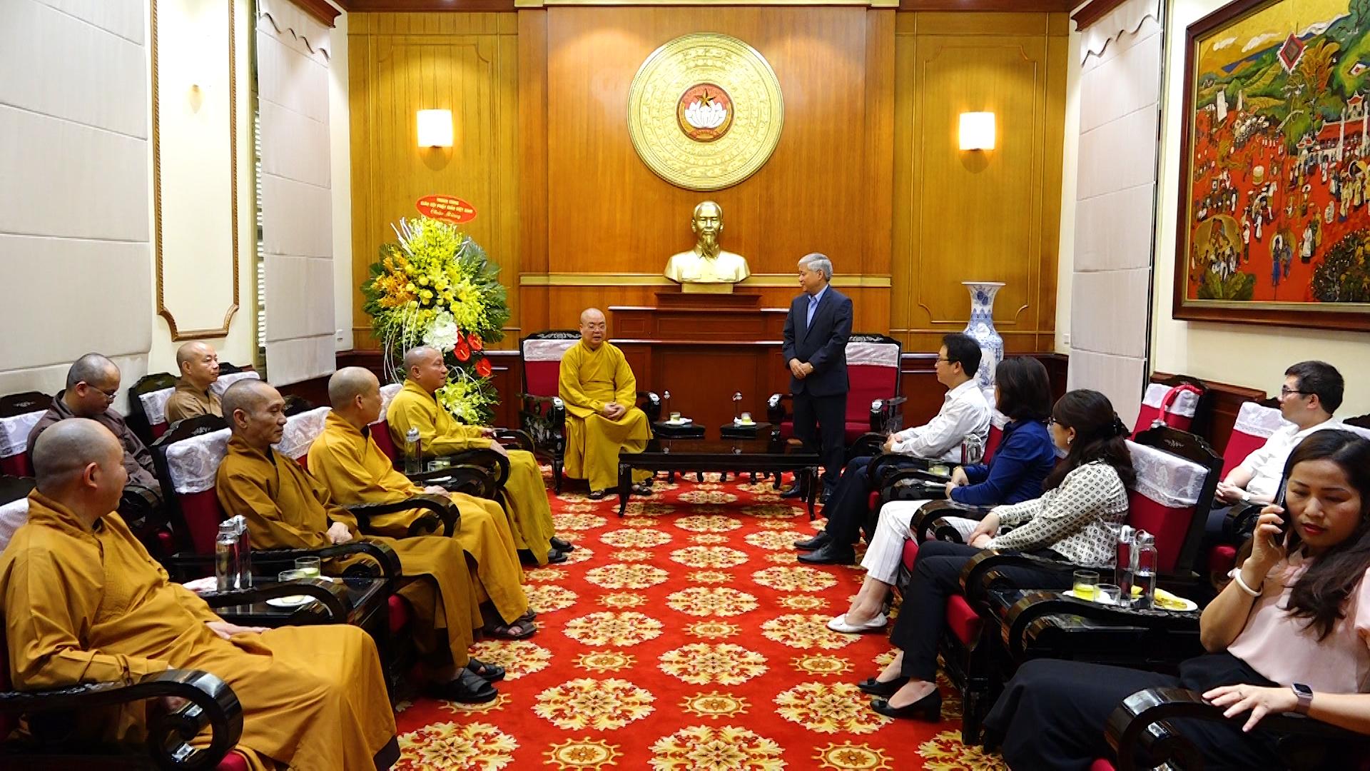 Ông Đỗ Văn Chiến cám ơn sự quan tâm chân tình và lời chúc mừng của chư tôn đức GHPGVN Ông Đỗ Văn Chiến cám ơn sự quan tâm chân tình và lời chúc mừng của chư tôn đức GHPGVN