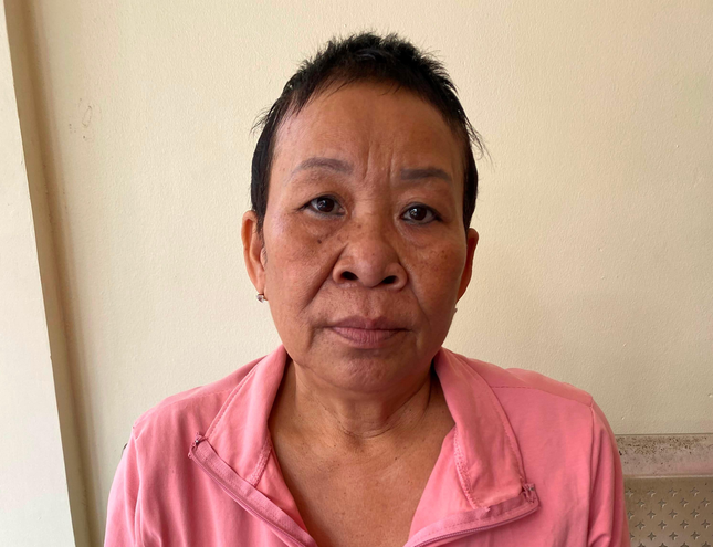 Bà Quýt phát hiện bị bệnh ung thư cổ tử cung - buồng trứng Bà Quýt phát hiện bị bệnh ung thư cổ tử cung - buồng trứng