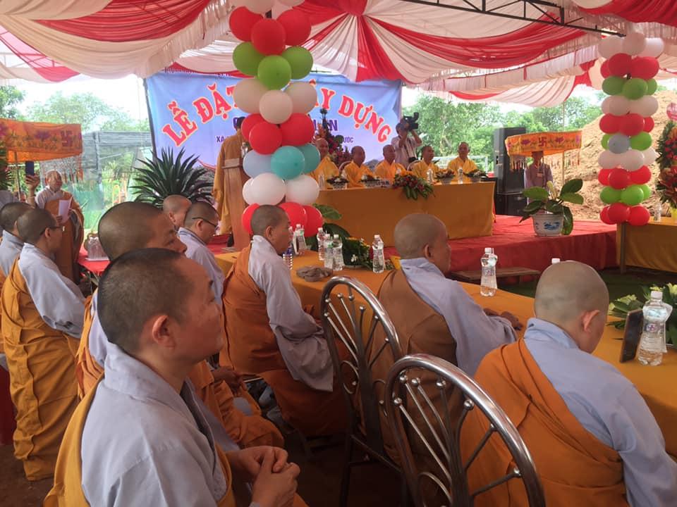 Chư tôn đức Tăng Ni tham dự lễ đặt đá khởi công xây dựng ngôi chánh điện chùa Thanh An Chư tôn đức Tăng Ni tham dự lễ đặt đá khởi công xây dựng ngôi chánh điện chùa Thanh An