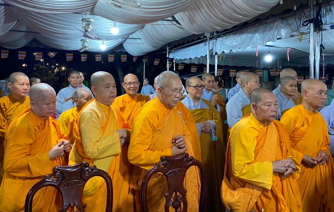 Chư Ni Hệ phái Khất sĩ hộ niệm Chư Ni Hệ phái Khất sĩ hộ niệm