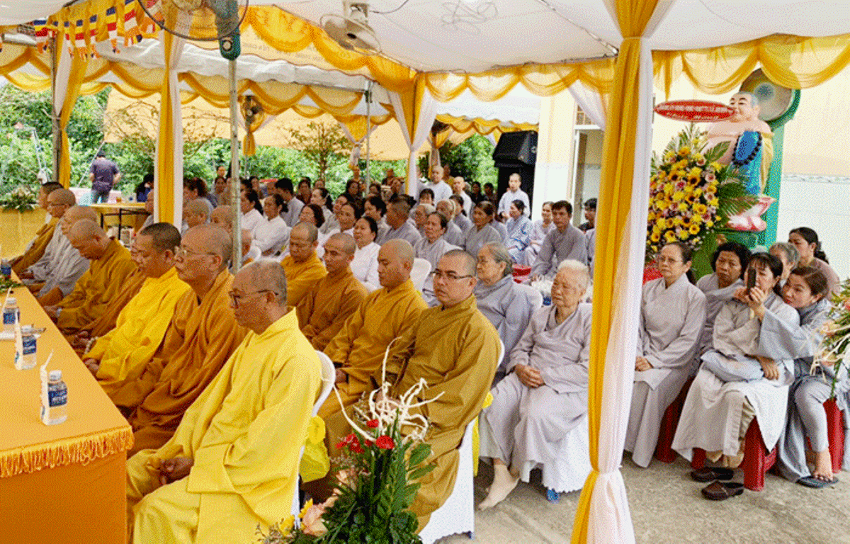 Chư tôn đức Tăng Ni, Phật tử tham dự Chư tôn đức Tăng Ni, Phật tử tham dự