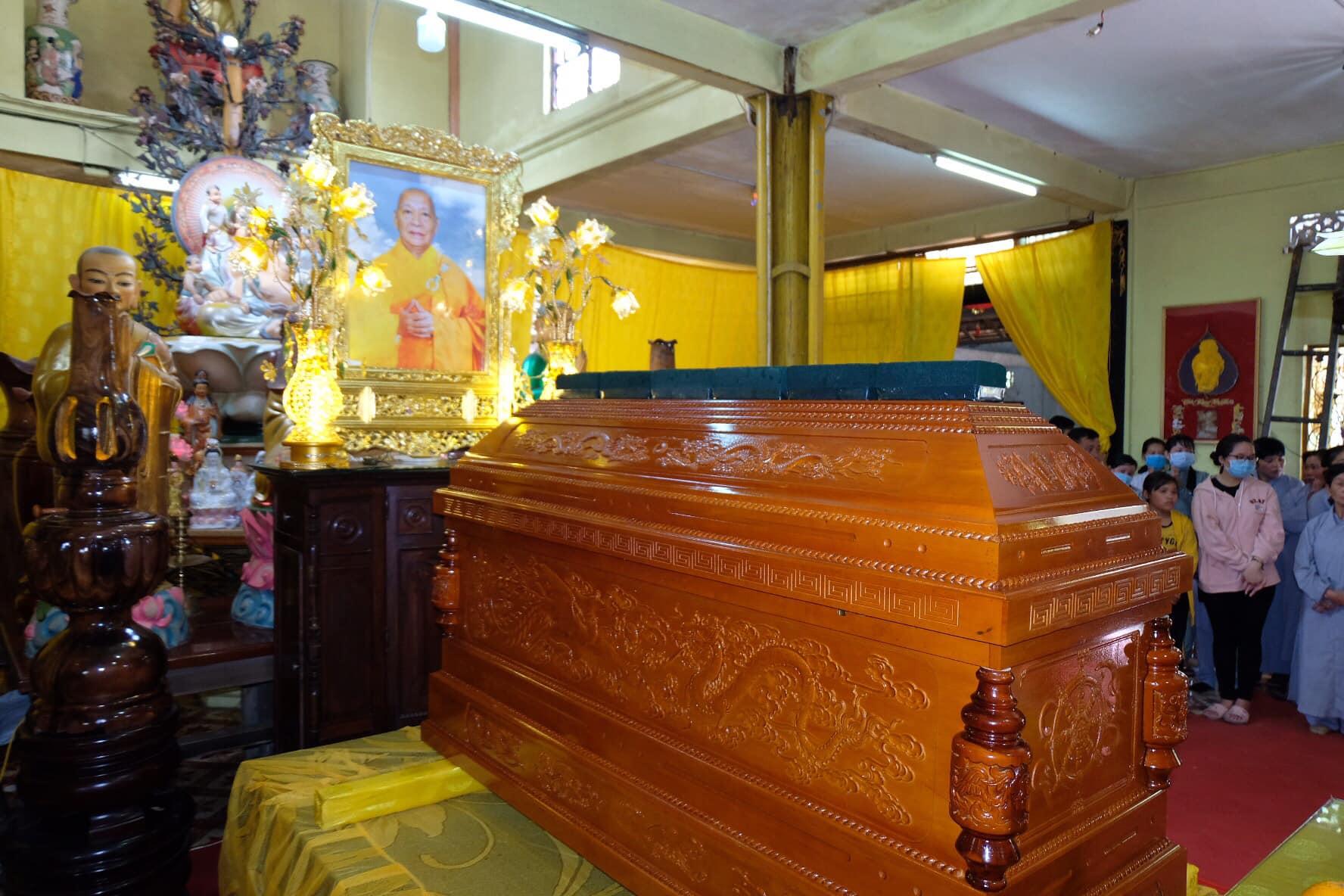 Kim quan Trưởng lão Hòa thượng được tôn trí tại chùa Phổ Quang Kim quan Trưởng lão Hòa thượng được tôn trí tại chùa Phổ Quang