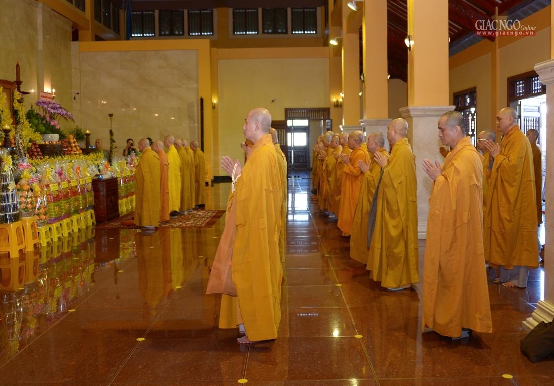 Thành kính tưởng niệm Đại lão Hòa thượng Thích Từ Nhơn tại Việt Nam Quốc Tự Thành kính tưởng niệm Đại lão Hòa thượng Thích Từ Nhơn tại Việt Nam Quốc Tự