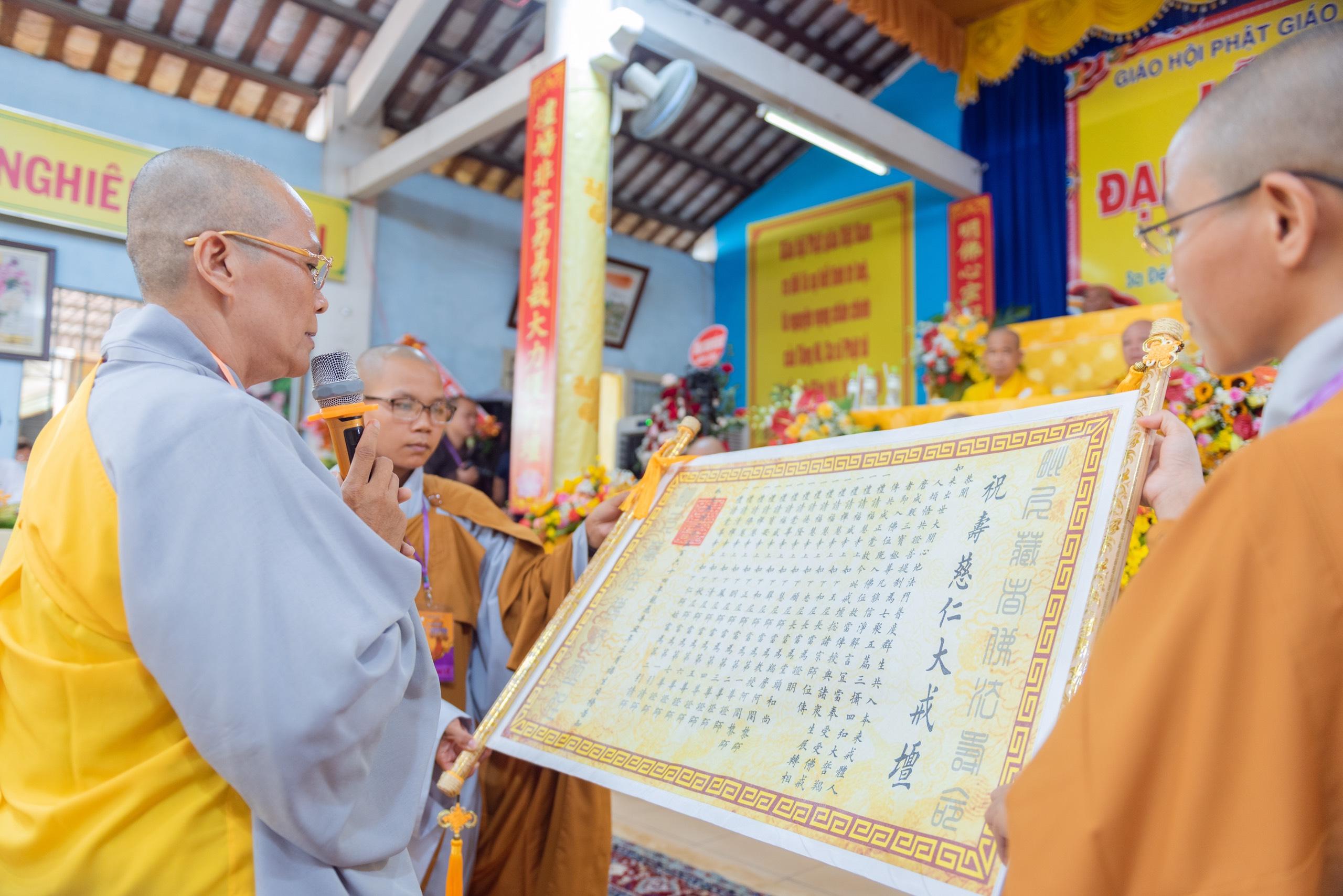 Ban Tổ chức cung an Hội đồng Thập sư Ni