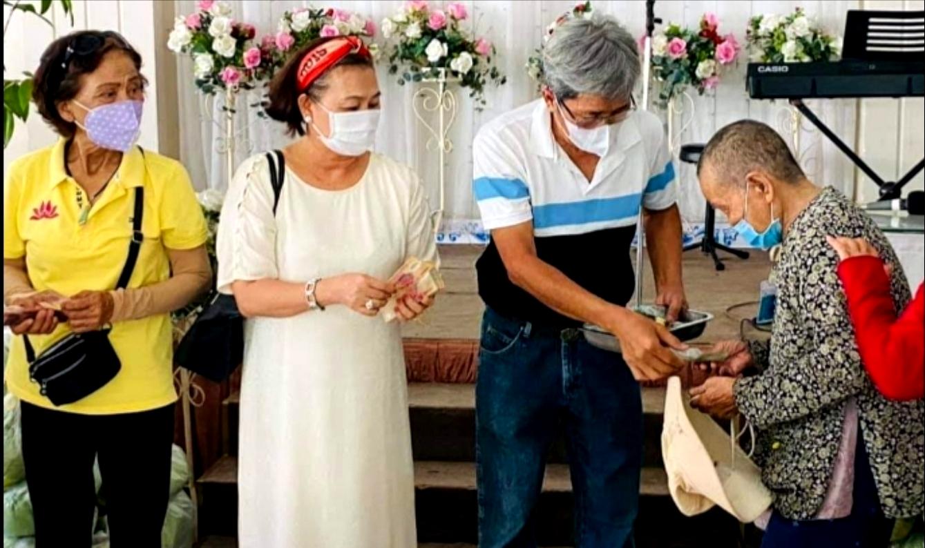 Trao quà cho bệnh nhân thận khó khăn ngày 26-4-2021 Trao quà cho bệnh nhân thận khó khăn ngày 26-4-2021