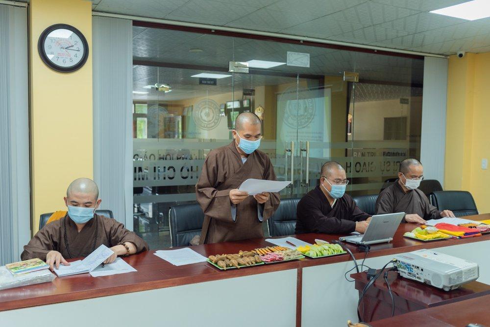 Đại đức Thích Thiện Bình phát biểu tại buổi họp - Ảnh: Đăng Huy