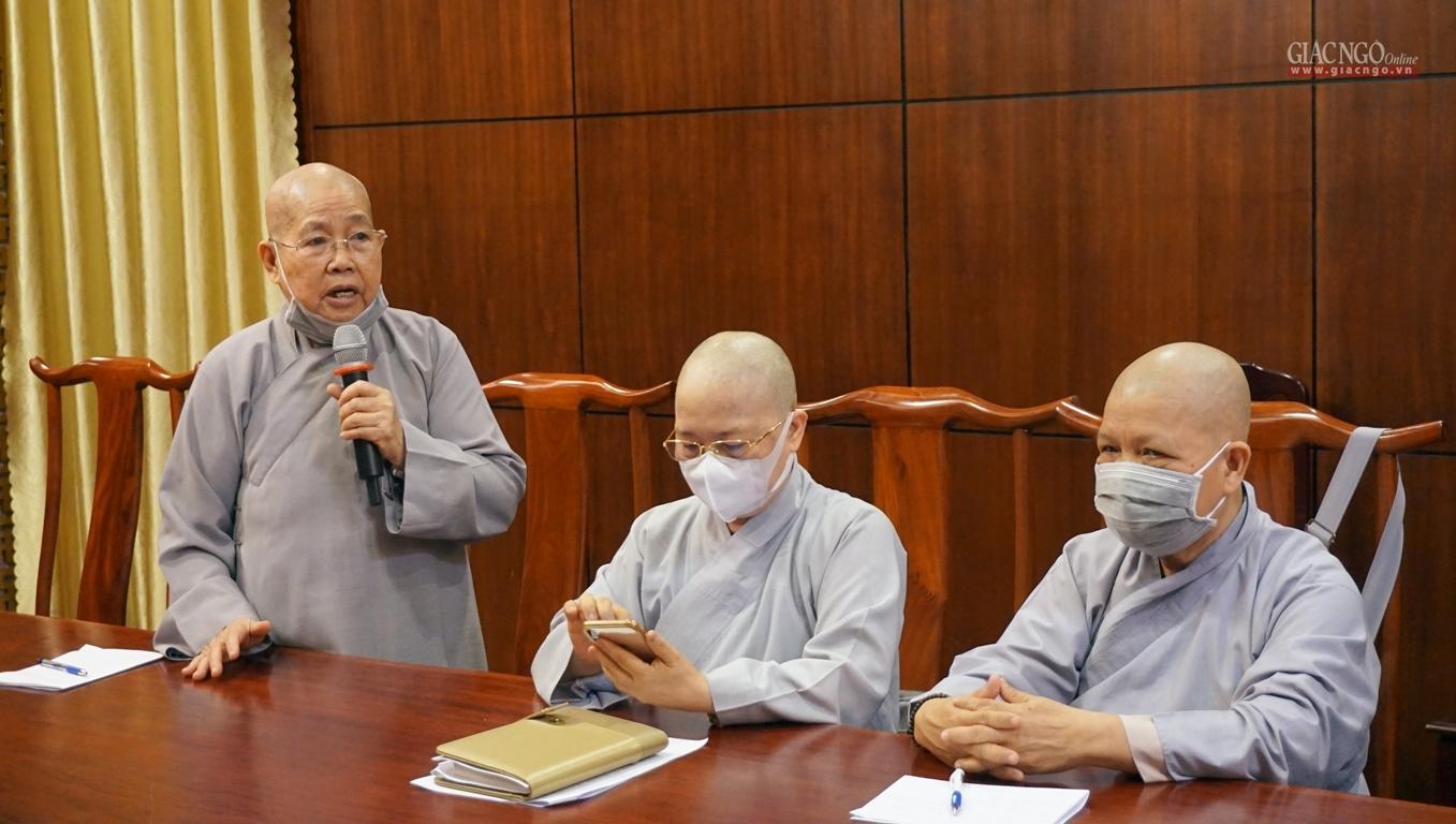 Ni trưởng Thích nữ Từ Nhẫn đóng góp ý kiến Ni trưởng Thích nữ Từ Nhẫn đóng góp ý kiến