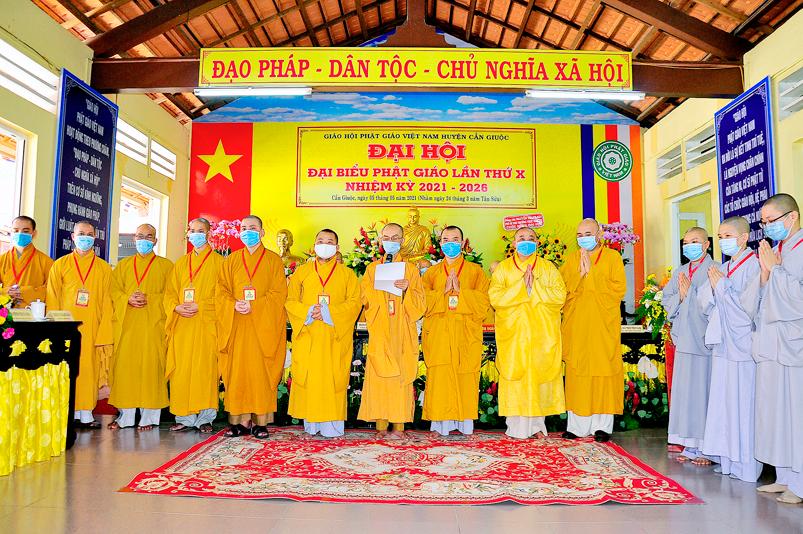 Tân Ban Trị sự GHPGVN huyện Cần Giuộc nhiệm kỳ 2021-2026 ra mắt đại hội