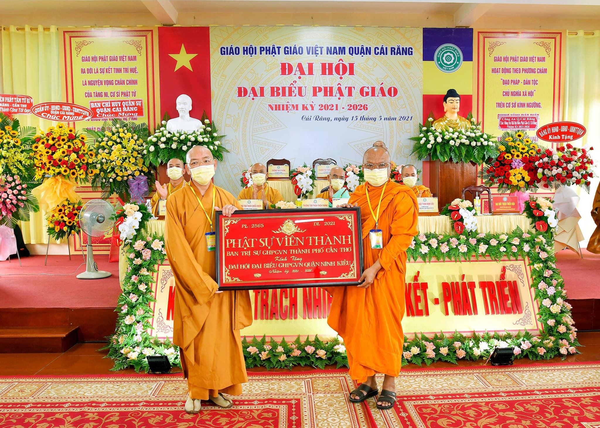 Trao bảng Phật sự viên thành Trao bảng Phật sự viên thành