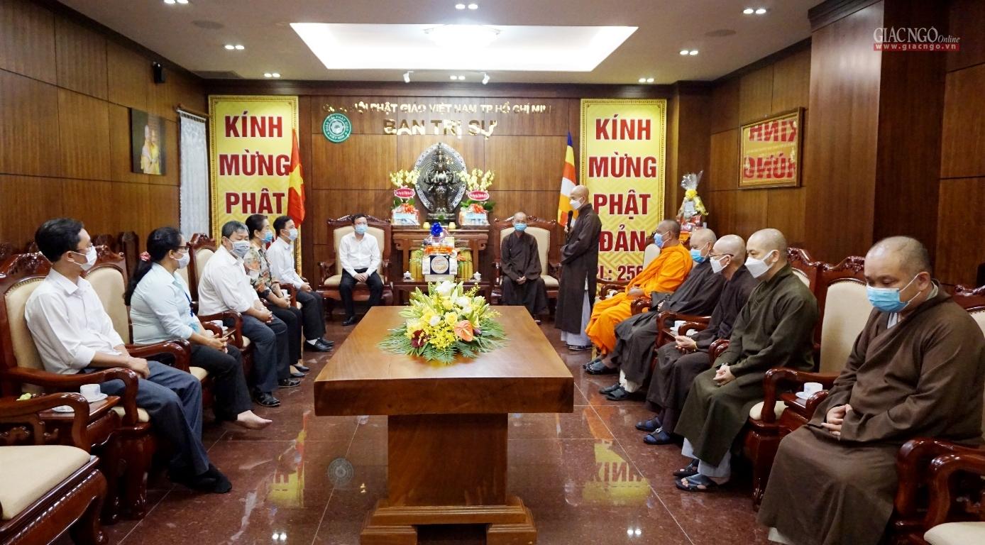 Quang cảnh buổi tiếp thân mật tại Việt Nam Quốc Tự Quang cảnh buổi tiếp thân mật tại Việt Nam Quốc Tự