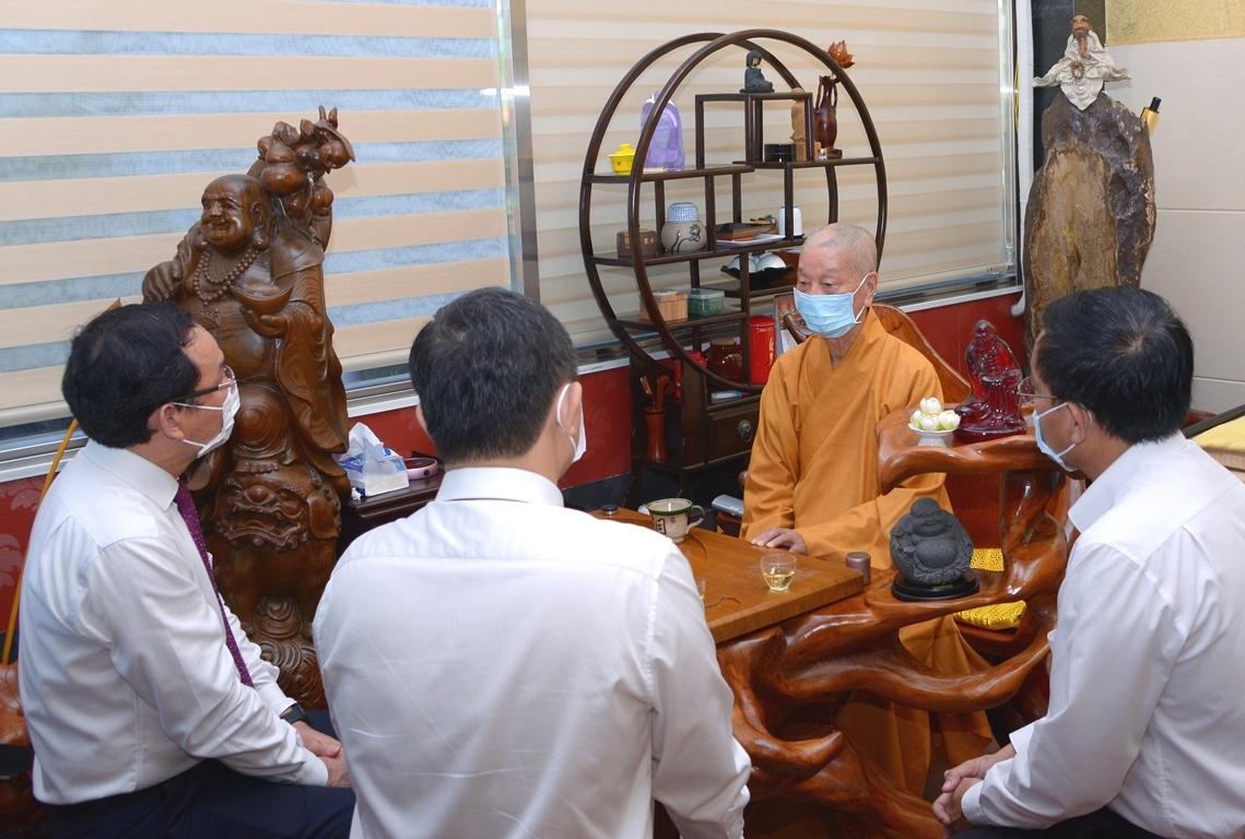 Trưởng lão Hòa thượng Thích Trí Quảng tiếp thân mật Bí thư Thành ủy Nguyễn Văn Nên cùng lãnh đạo các cơ quan TP.HCM Trưởng lão Hòa thượng Thích Trí Quảng tiếp thân mật Bí thư Thành ủy Nguyễn Văn Nên cùng lãnh đạo các cơ quan TP.HCM
