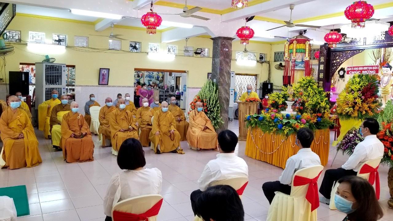 Quang cảnh lễ Tắm Phật Quang cảnh lễ Tắm Phật