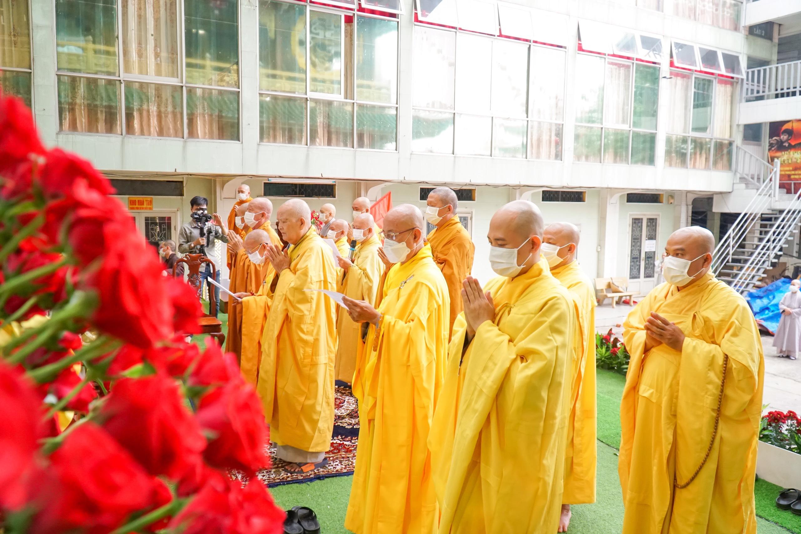 Cử hành nghi thức tụng sám khánh đản thiêng liêng Cử hành nghi thức tụng sám khánh đản thiêng liêng