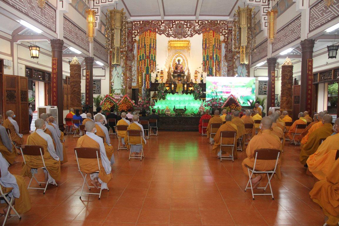 Quang cảnh Đại lễ Phật đản, Kỷ niệm 40 năm thành lập GHPGVN Quang cảnh Đại lễ Phật đản, Kỷ niệm 40 năm thành lập GHPGVN