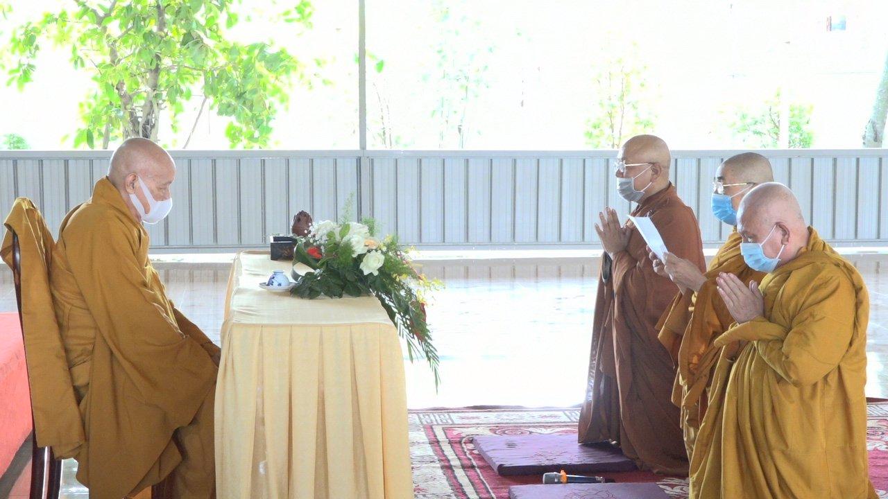 Chư tôn đức tác pháp an cư Chư tôn đức tác pháp an cư