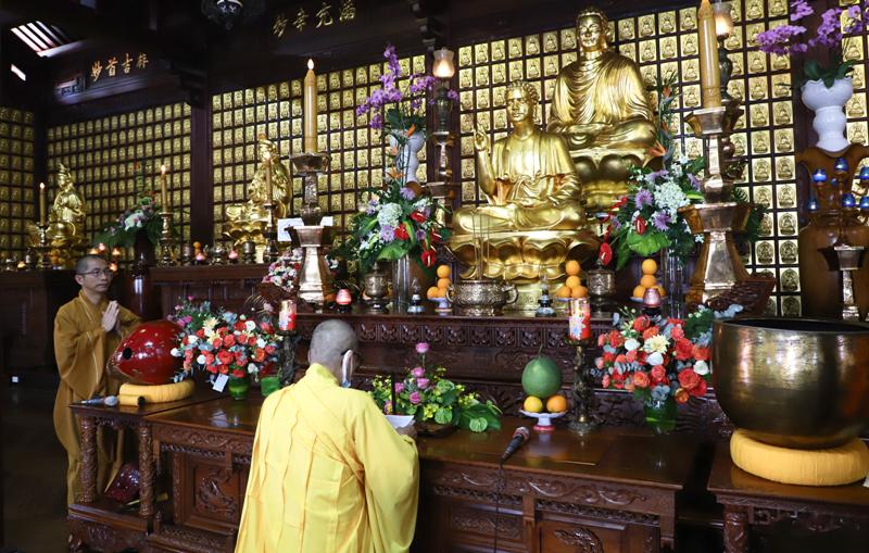 Hòa thượng Thích Châu Quang tác pháp an cư Hòa thượng Thích Châu Quang tác pháp an cư