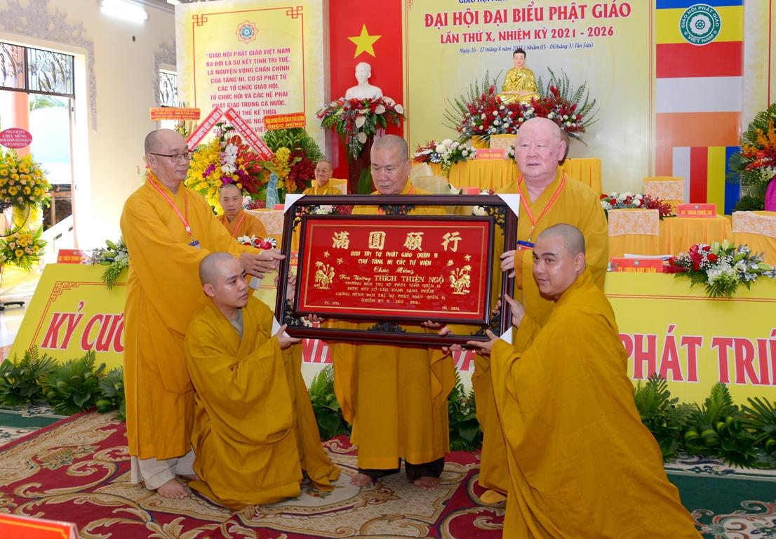 Ban Trị sự GHPGVN quận 11 chúc mừng Hòa thượng Thích Thiện Ngộ được suy cử lên hàng giáo phẩm Chứng minh Ban Trị sự GHPGVN quận 11