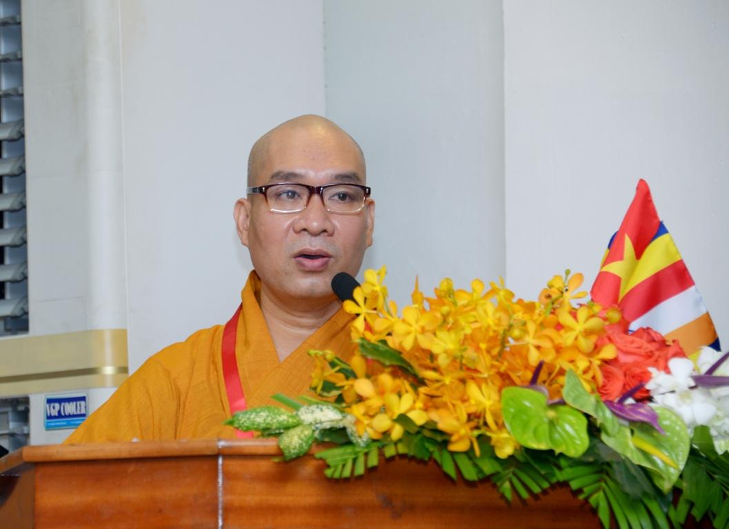 Đại đức Thích Giác Nghiêm báo cáo tổng kết công tác Phật sự nhiệm kỳ 2016-2021