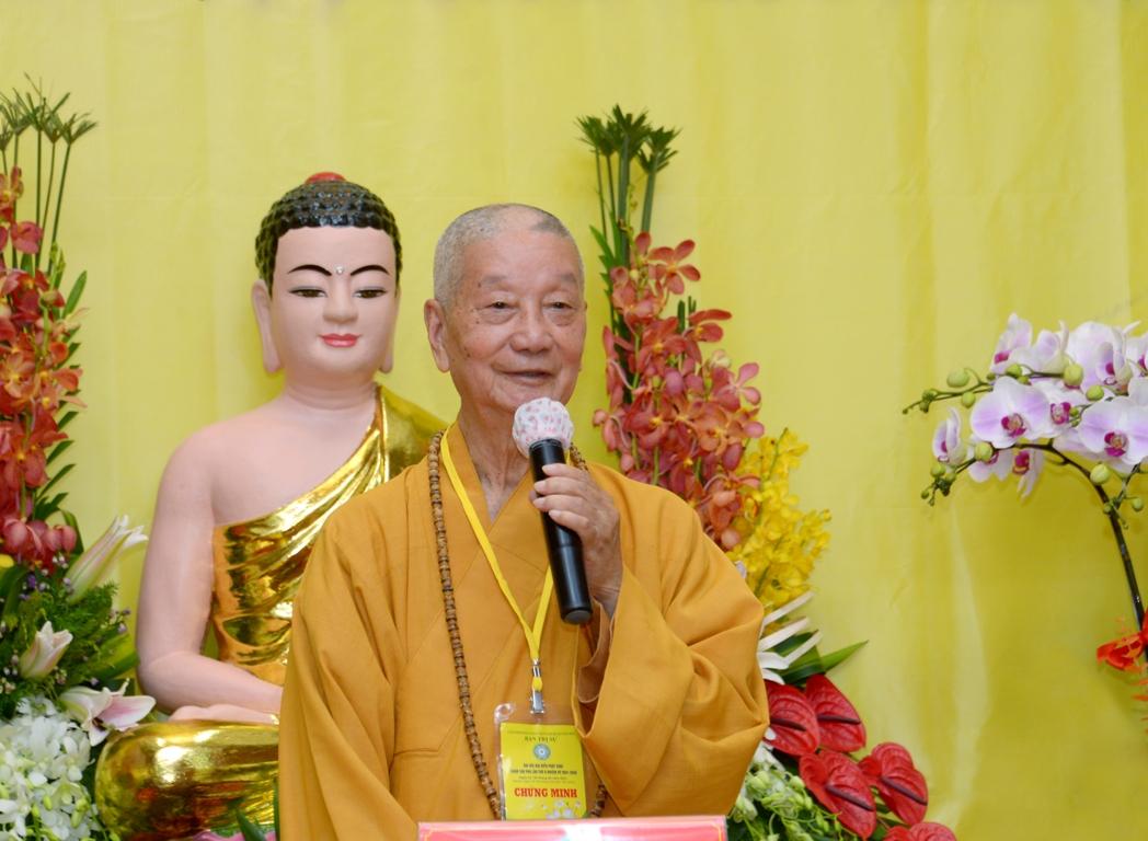 Trưởng lão Hòa thượng Thích Trí Quảng ban đạo từ