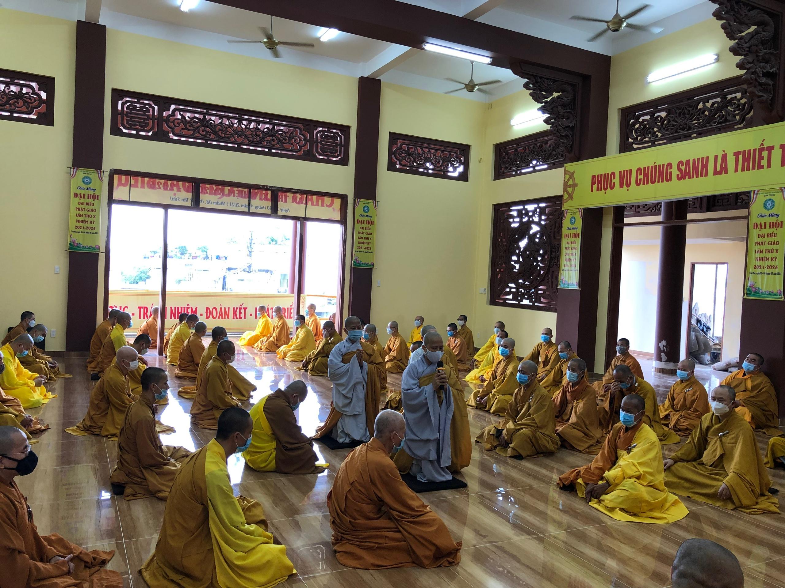 Chư Ni cầu giáo giới