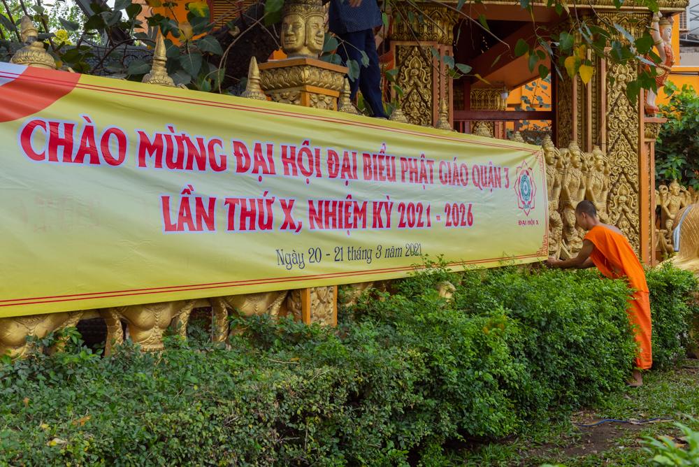 Các chùa treo biểu ngữ chào mừng - Ảnh: Đăng Huy Các chùa treo biểu ngữ chào mừng - Ảnh: Đăng Huy