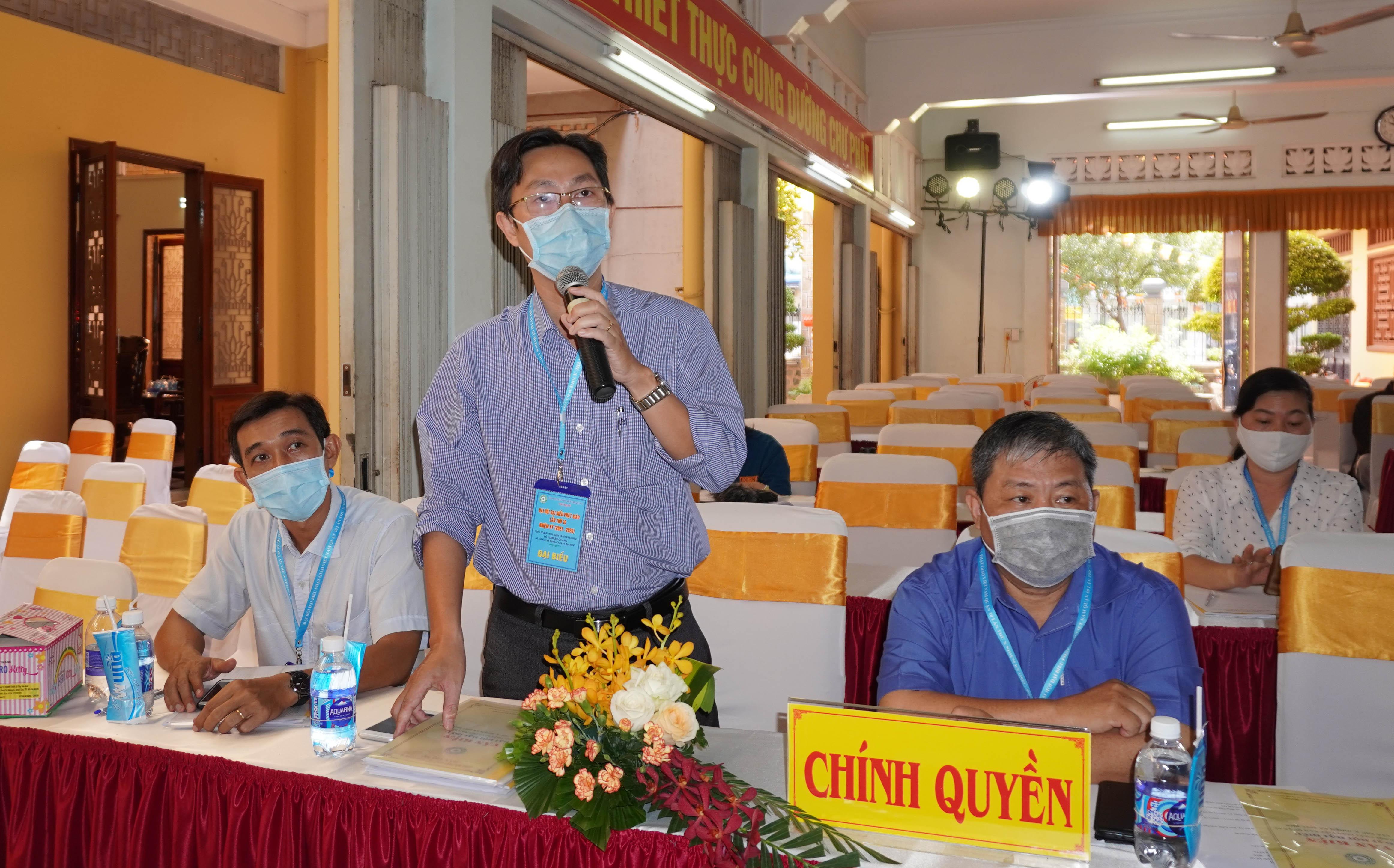 Ông Công Nguyễn Hồng Phúc, Phó Trưởng phòng Nội vụ quận 10 đóng góp về khâu tặng bằng khen đại hội Ông Công Nguyễn Hồng Phúc, Phó Trưởng phòng Nội vụ quận 10 đóng góp về khâu tặng bằng khen đại hội