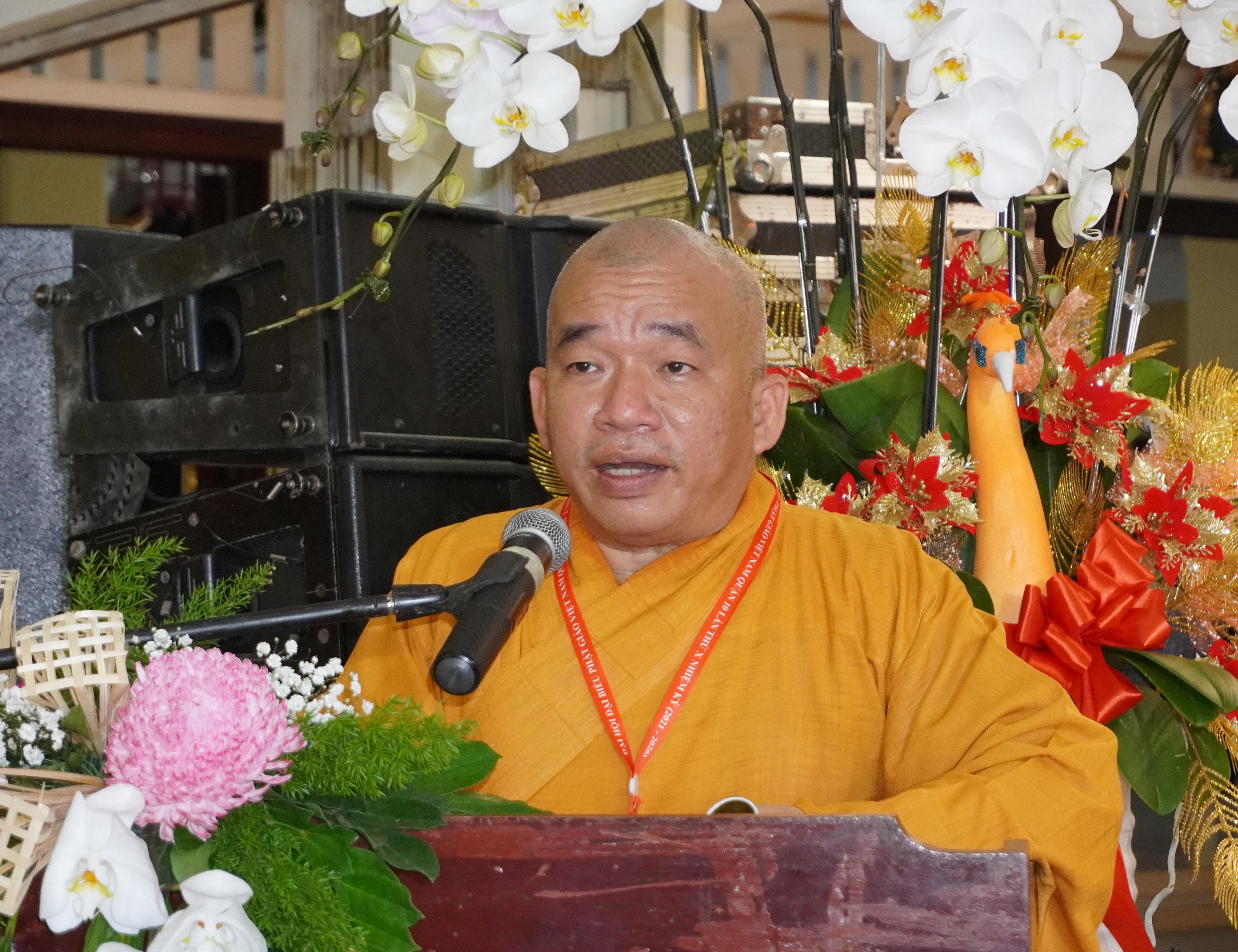 Thượng tọa Thích Nhật Thiện, Trưởng ban Trị sự GHPGVN quận 10 phát biểu khai mạc Thượng tọa Thích Nhật Thiện, Trưởng ban Trị sự GHPGVN quận 10 phát biểu khai mạc