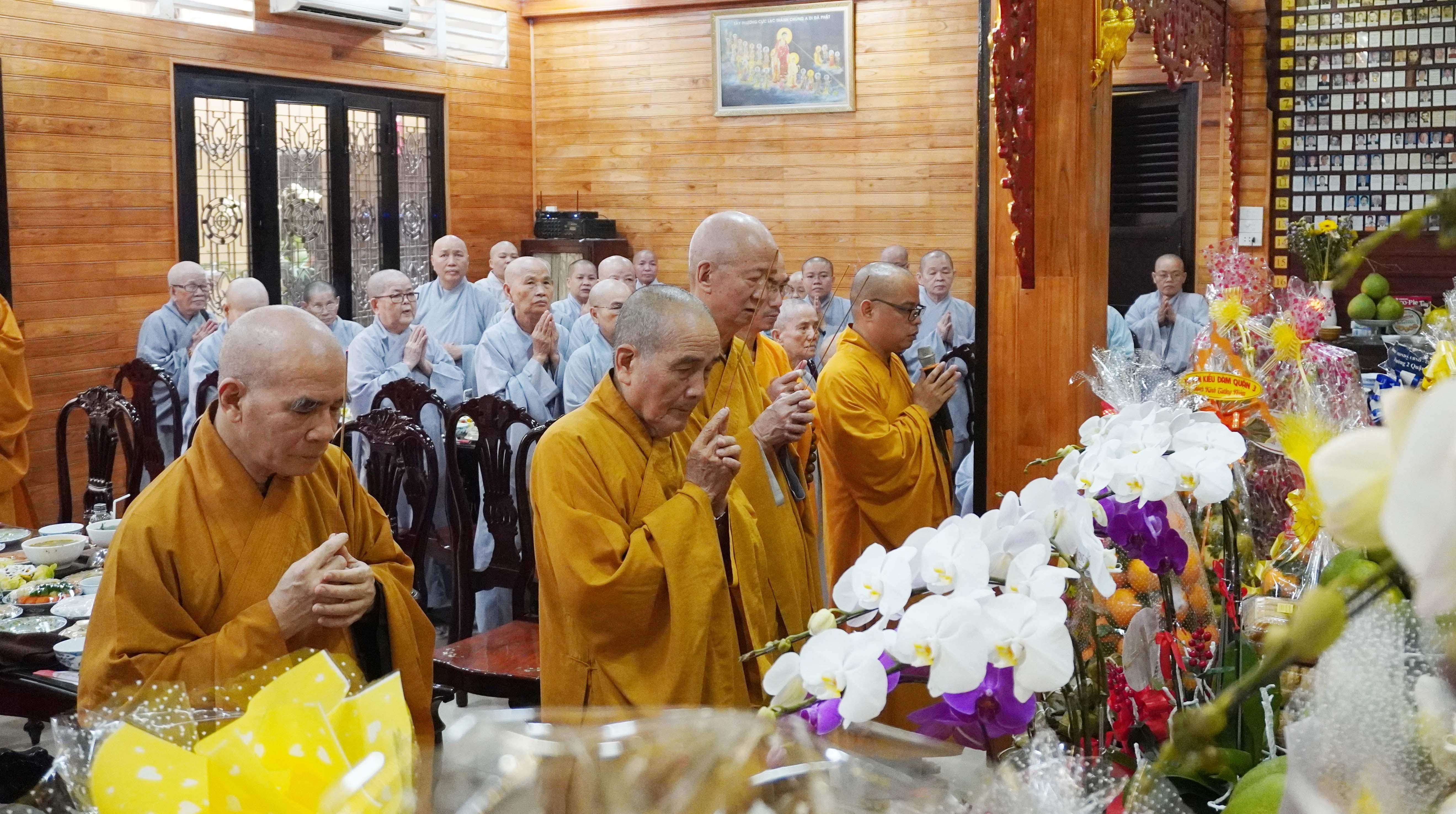 Chư tôn đức giáo phẩm tưởng niệm