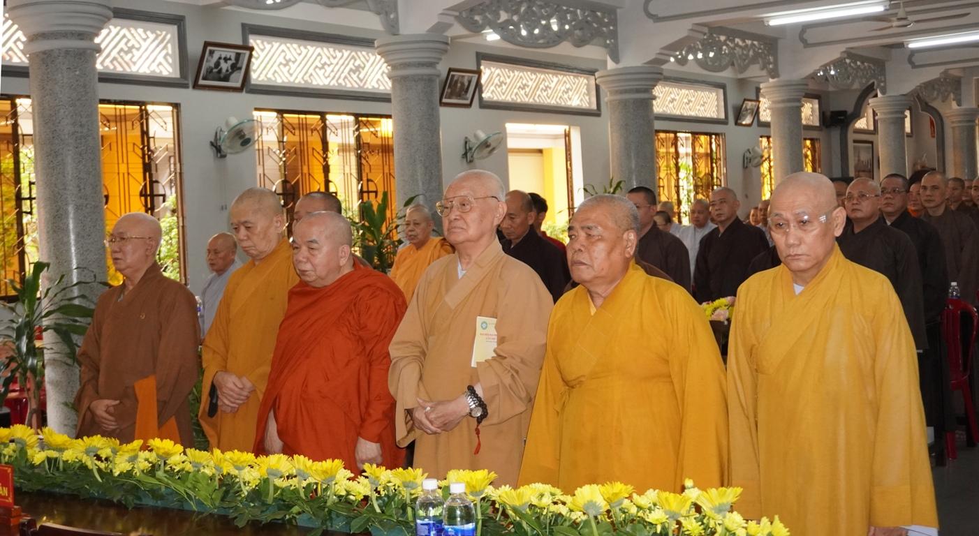 Nghi thức chào quốc kỳ, đạo kỳ, tưởng niệm