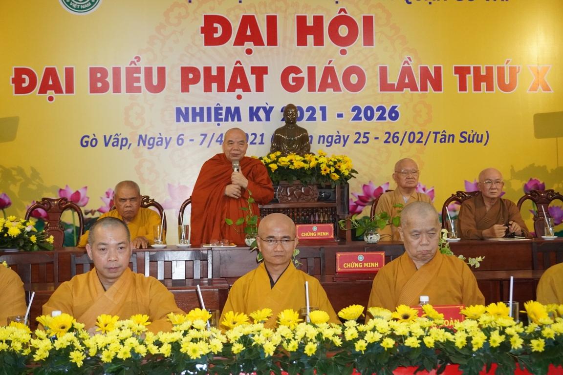 Hòa thượng Thích Thiện Tâm ban đạo từ chứng minh