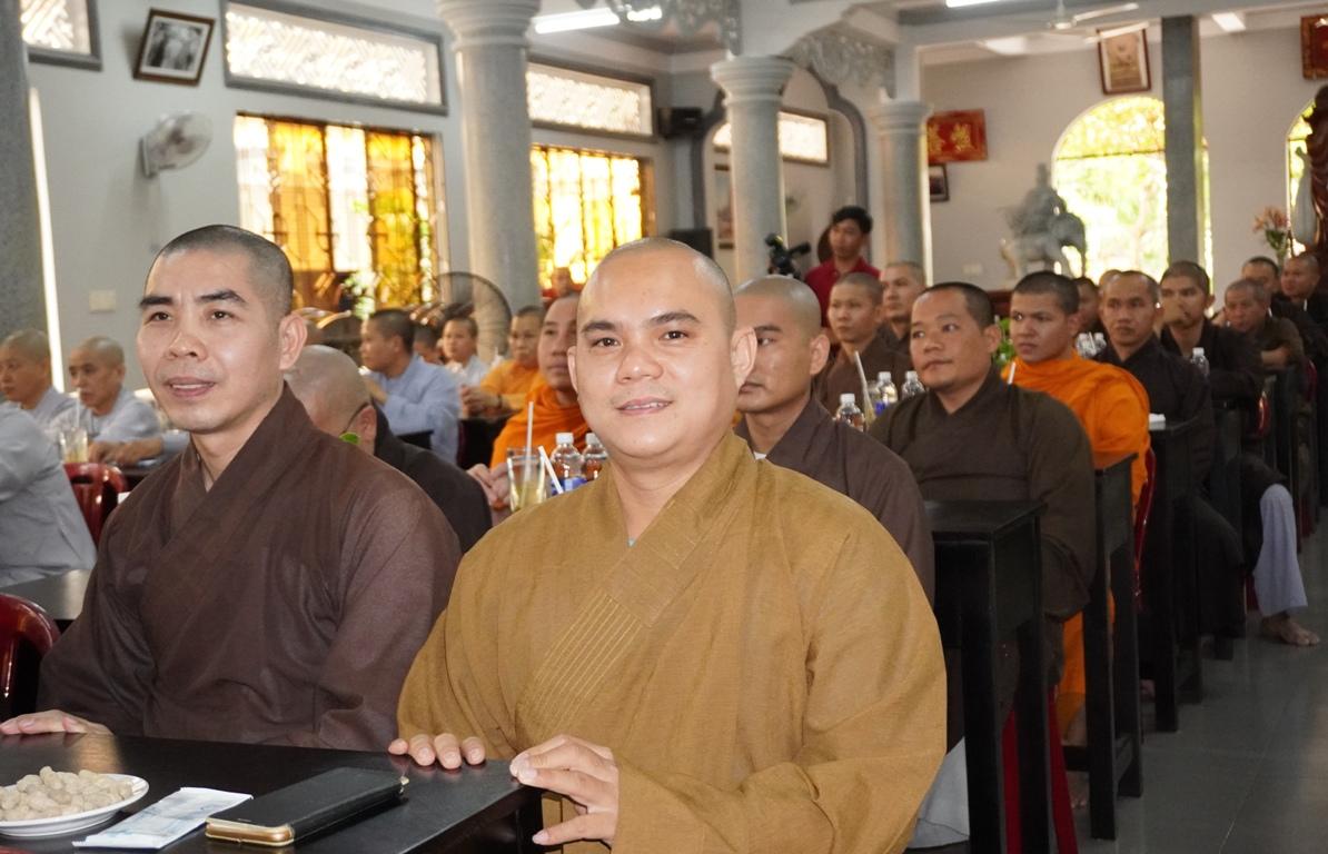 Đại biểu Phật giáo quận