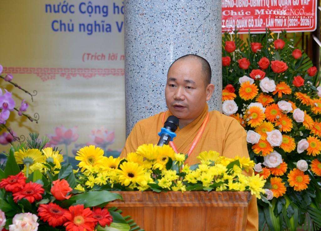 Đại đức Thích Đồng Nguyện dẫn chương trình đại hội Đại đức Thích Đồng Nguyện dẫn chương trình đại hội