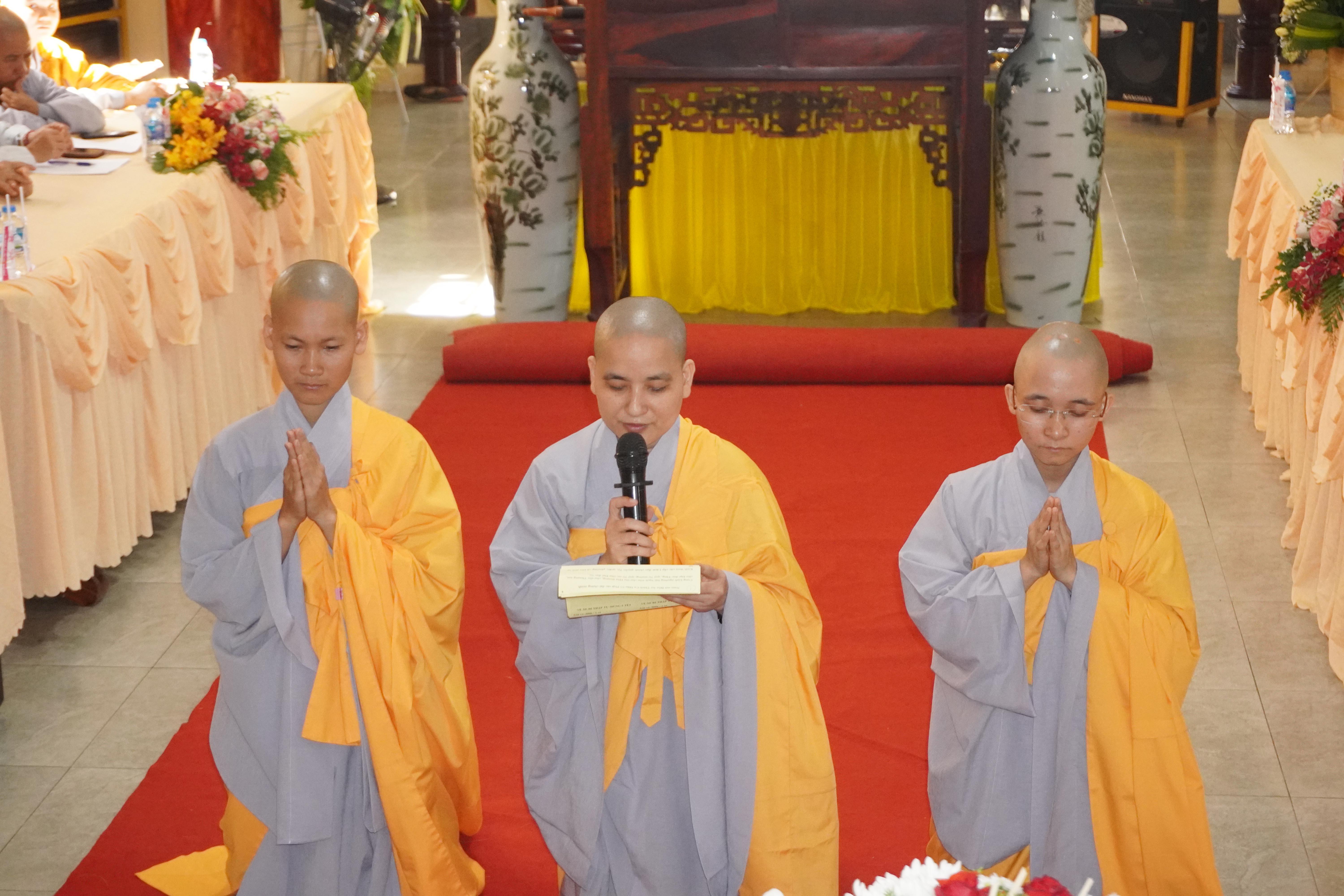 Sư cô Thích nữ Trung Hạnh phát nguyện Sư cô Thích nữ Trung Hạnh phát nguyện