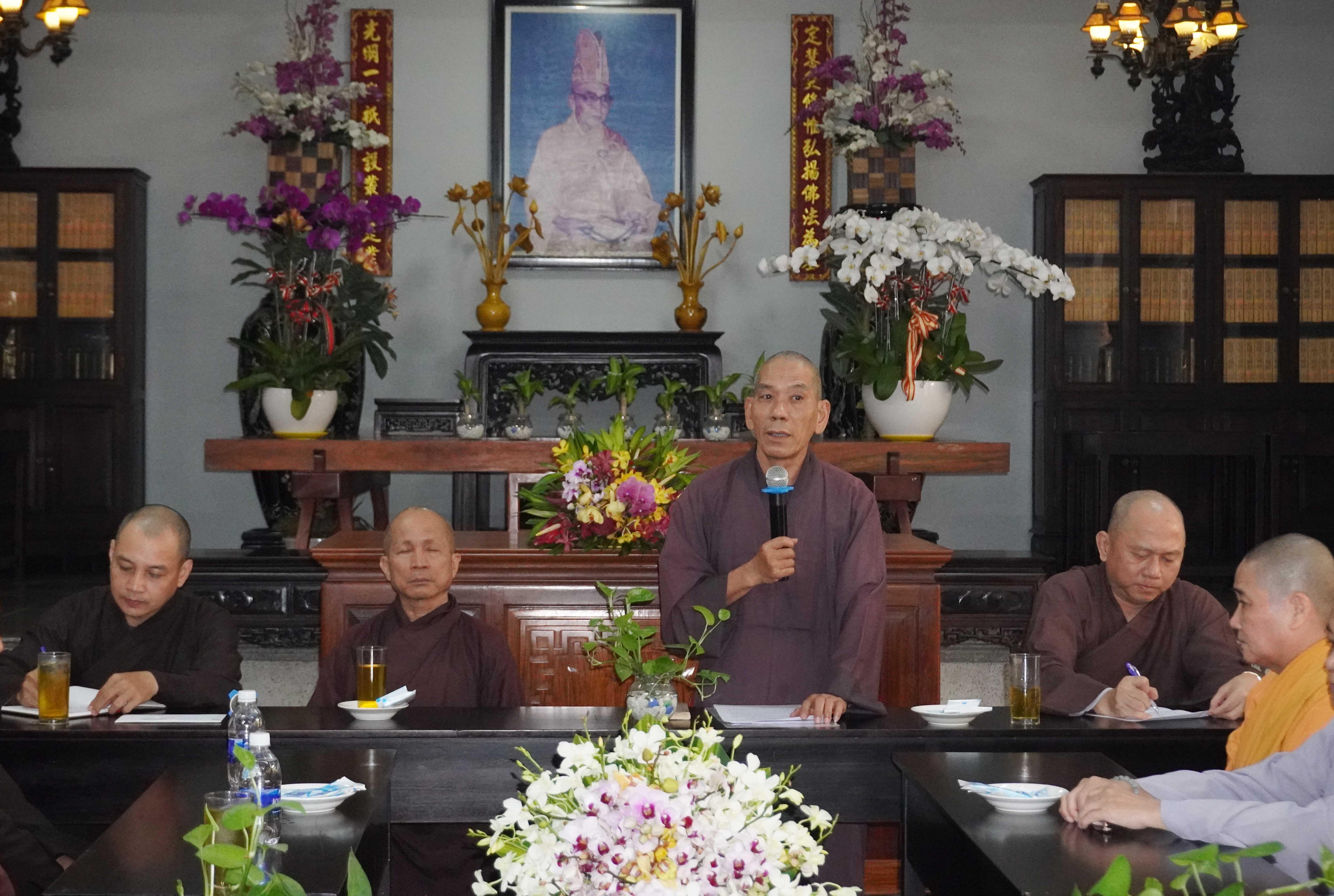 Thượng tọa Thích Giác Trí phát biểu Thượng tọa Thích Giác Trí phát biểu