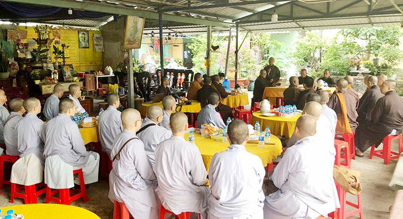 Chư tôn đức trụ trì các tự viện tham dự Chư tôn đức trụ trì các tự viện tham dự