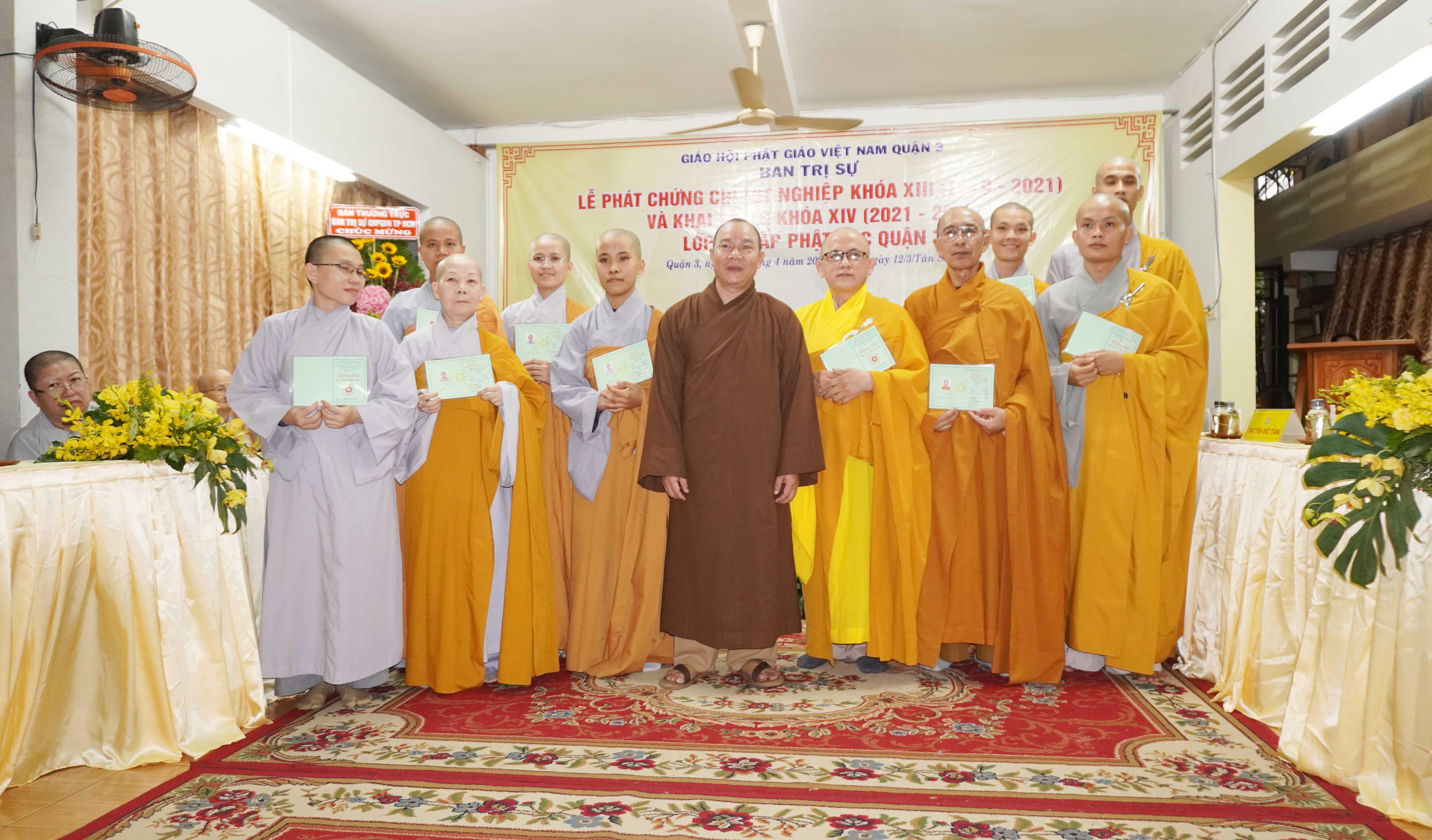 Có 44 Tăng Ni sinh Lớp Sơ cấp Phật học quận 3 khóa XIII niên khóa 2019-2021 nhận chứng chỉ Có 44 Tăng Ni sinh Lớp Sơ cấp Phật học quận 3 khóa XIII niên khóa 2019-2021 nhận chứng chỉ