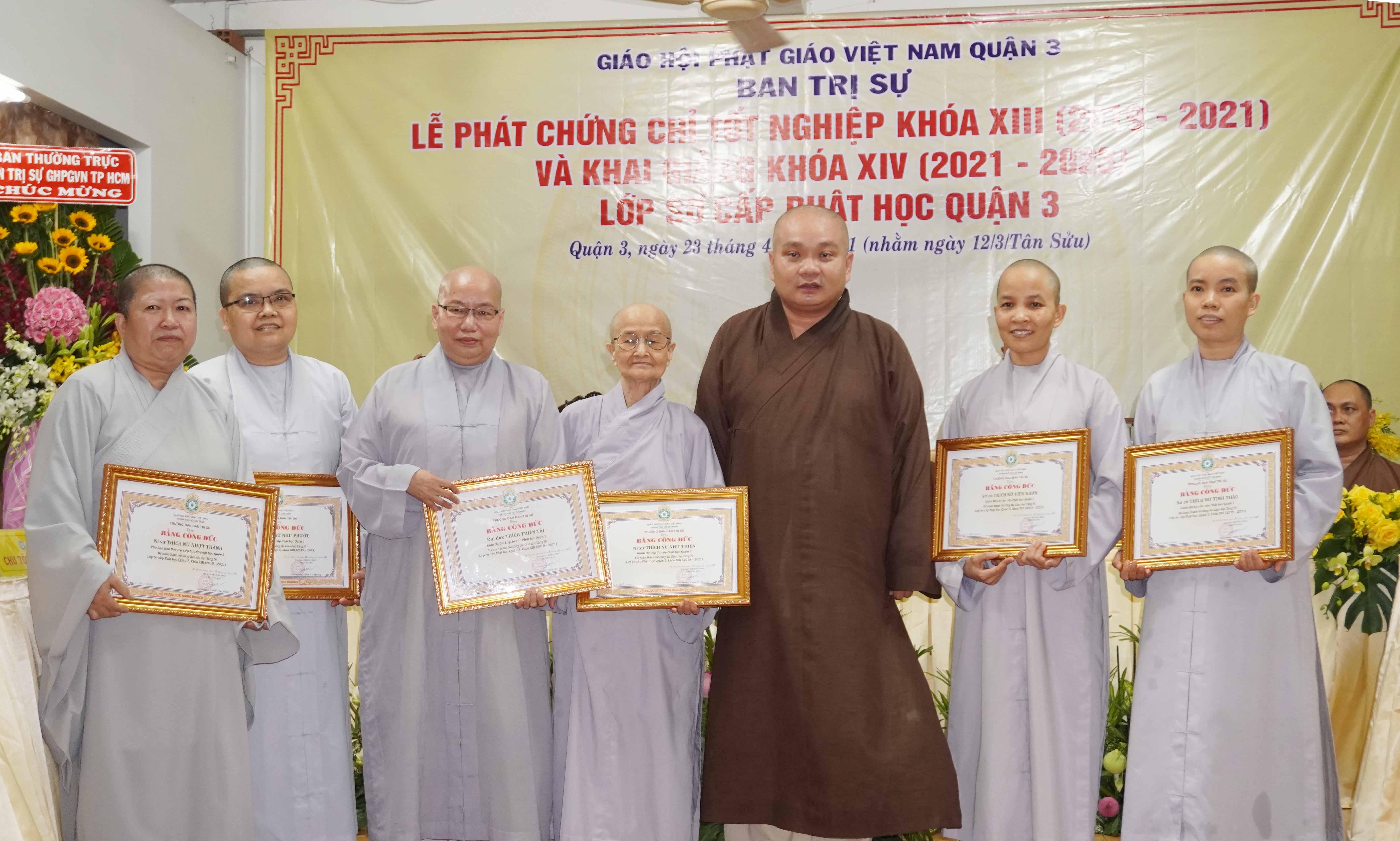 Có 22 cá nhân Lớp Sơ cấp Phật học quận 3 nhận Bằng Công đức của Phật giáo TP.HCM Có 22 cá nhân Lớp Sơ cấp Phật học quận 3 nhận Bằng Công đức của Phật giáo TP.HCM