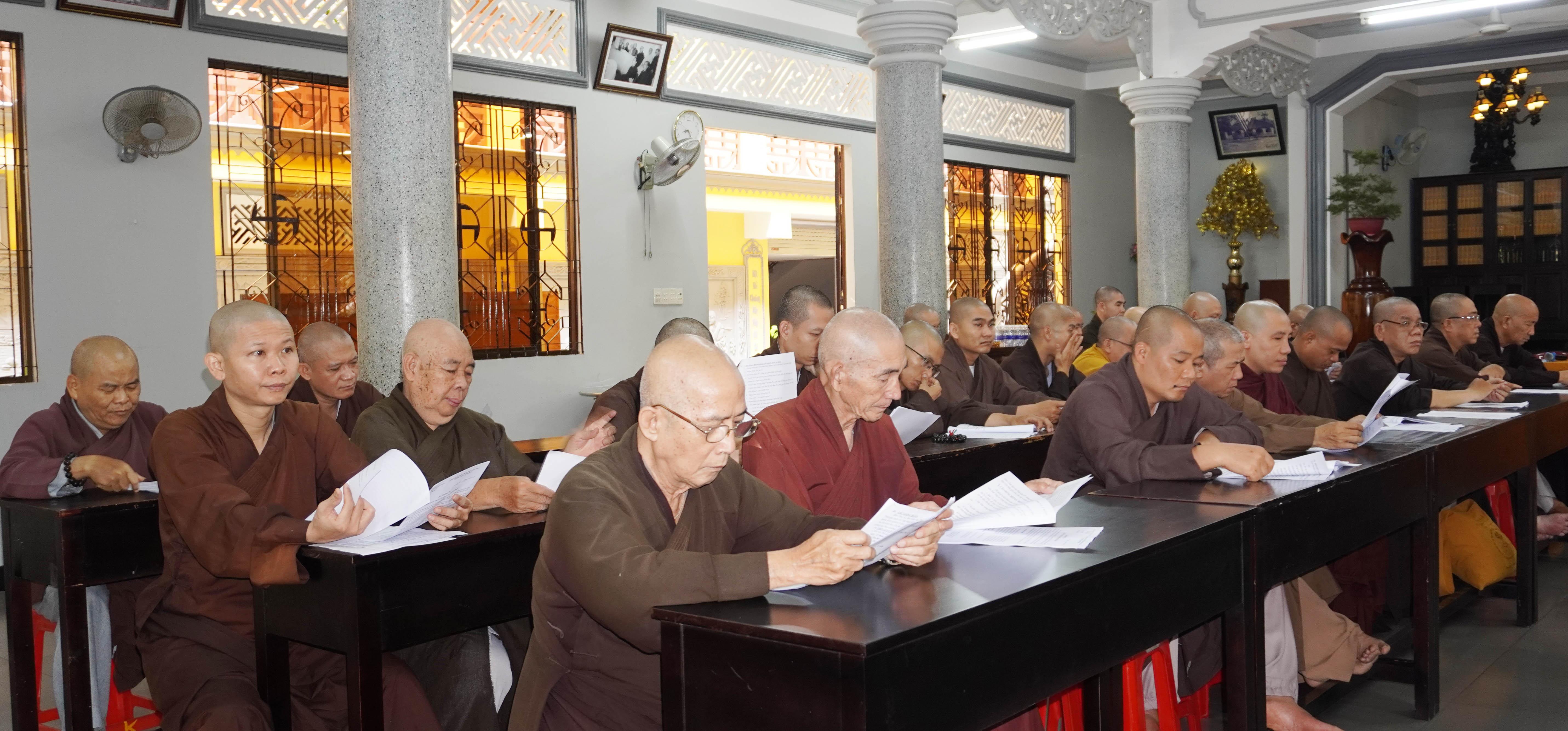 Chư tôn đức Tăng tham dự Chư tôn đức Tăng tham dự