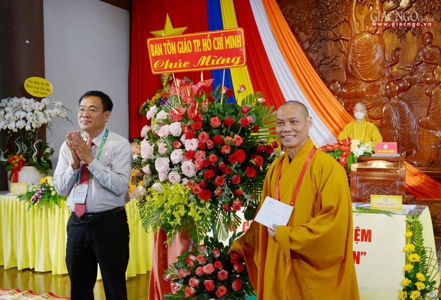 Ông Nguyễn Duy Tân, Phó Giám đốc sở Nội vụ, Trưởng ban Tôn giáo TP.HCM chúc mừng Ông Nguyễn Duy Tân, Phó Giám đốc sở Nội vụ, Trưởng ban Tôn giáo TP.HCM chúc mừng